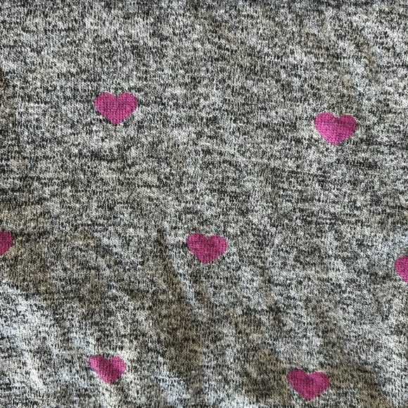 GAP | girls long sleeved shirt sweater gray marled with pink heart print - Picture 5 of 10